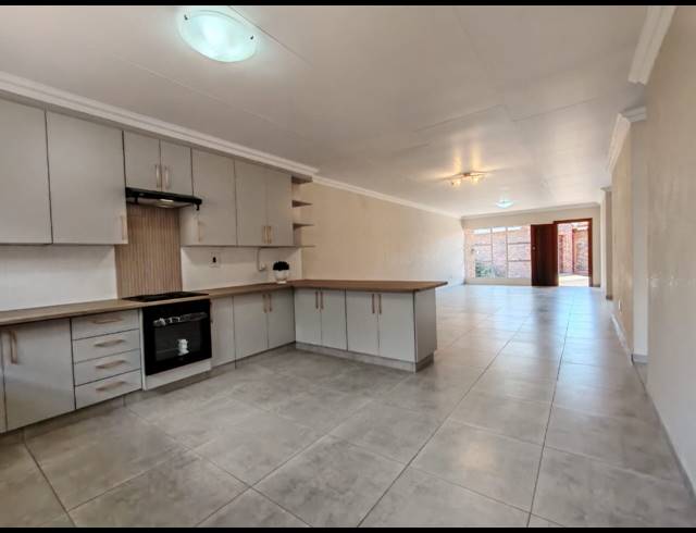 2 BEDROOM TOWNHOUSE FOR SALE IN THREE RIVERS